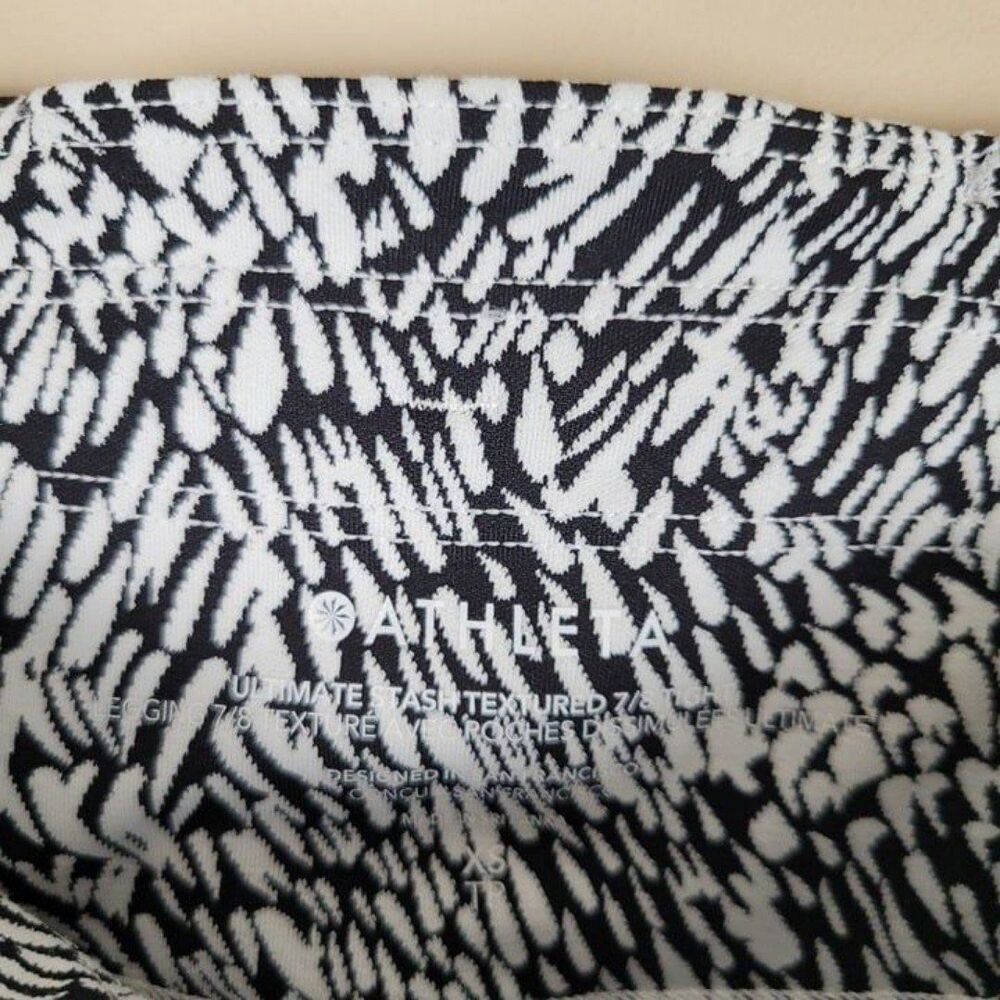 Athleta Size XS Ultimate Stash Textured 7/8 Tight Leggings Tailwind Black White - Picture 12 of 12